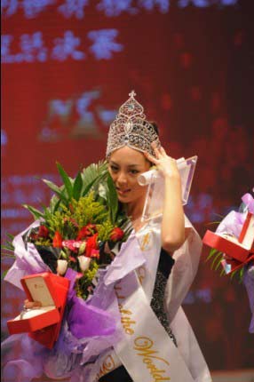 19-year-old Miss Model of the World China crowned