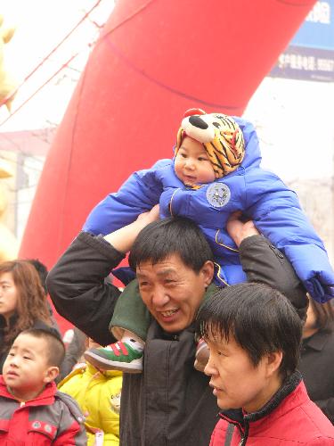 Handan holds temple fair to greet Lantern Festival