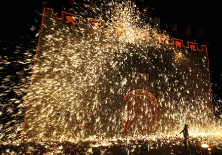Lantern Festival celebration in Hebei