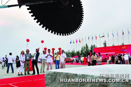 40 famous sculptors visit Tangshan
