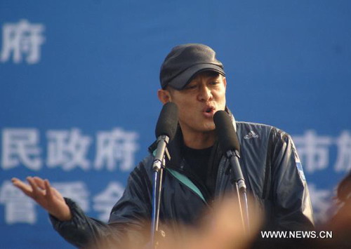 Jet Li attends charity campaign in Hebei