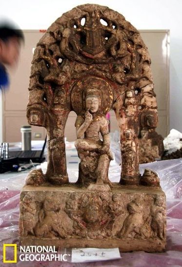 Rare 3,000 Ancient Buddha Statues Excavated